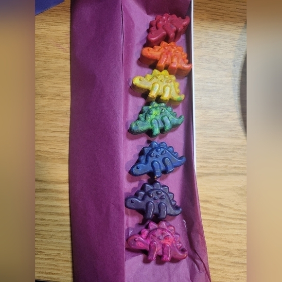 COPY - New Handmade Dinosaur (3 options) Speckled Rainbow Crayons With Gift Box - Picture 8 of 8